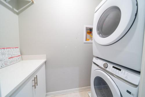 8_Laundry Room
